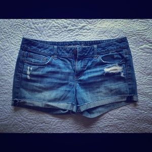 American Eagle cut off’s